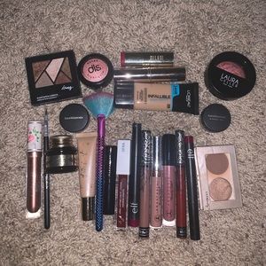 Makeup bundle